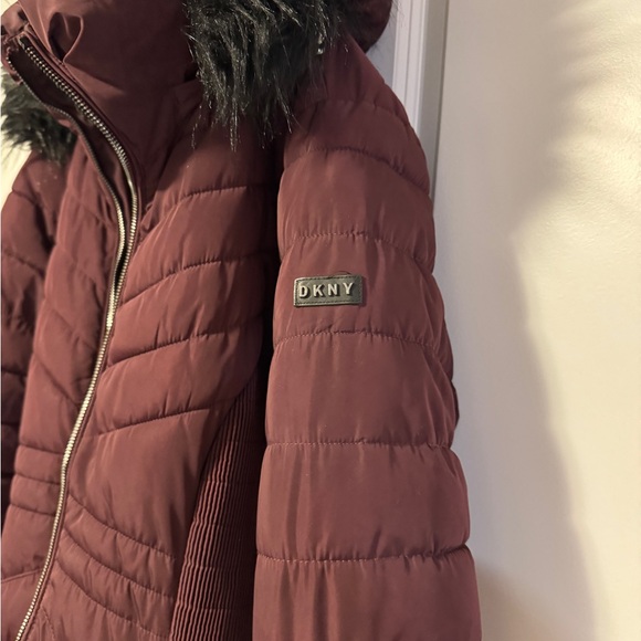 Women’s Large DKNY gorgeous winter coat - Picture 9 of 10